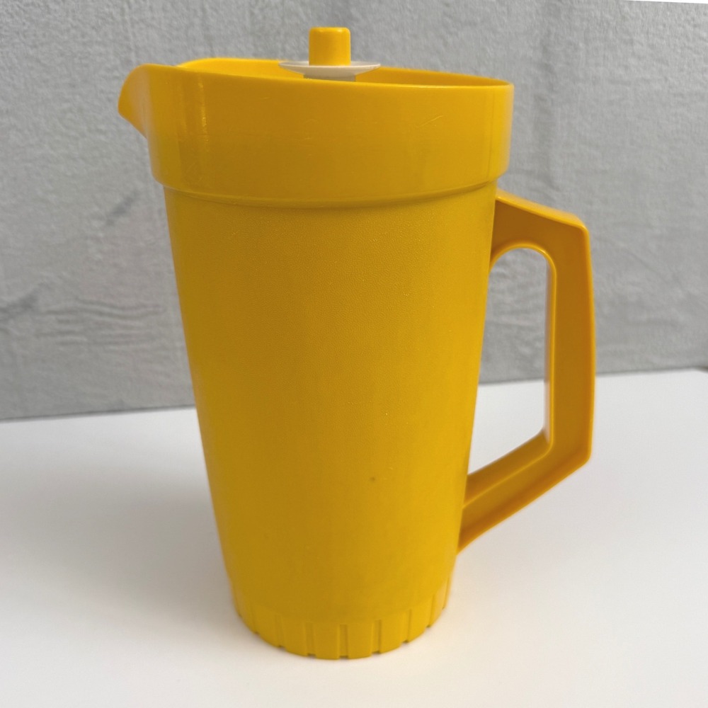 Vintage Tupperware Yellow Pitcher Jug Canister Container w Lid 800-9 USA